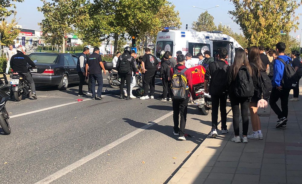 Hastane Önünde Kaza Motosiklet Sürücüsü Hayatını Kaybetti