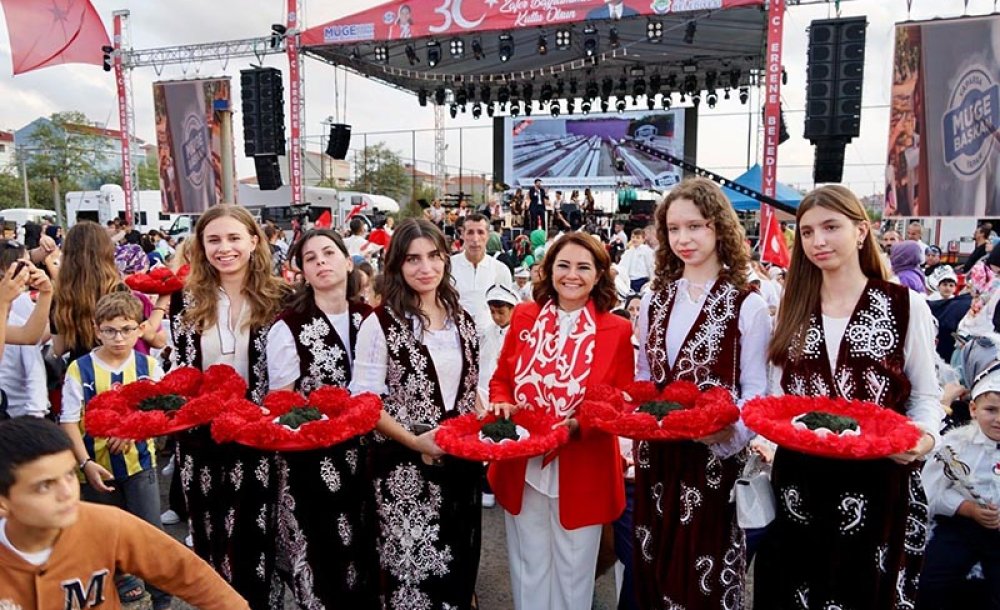 Müge Yıldız Topak'tan Büyük Toplu Sünnet Şöleni