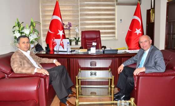 Vali Yerlikaya`dan Süleymanpaşa Belediye Başkanı Eşkinat`a Ziyaret