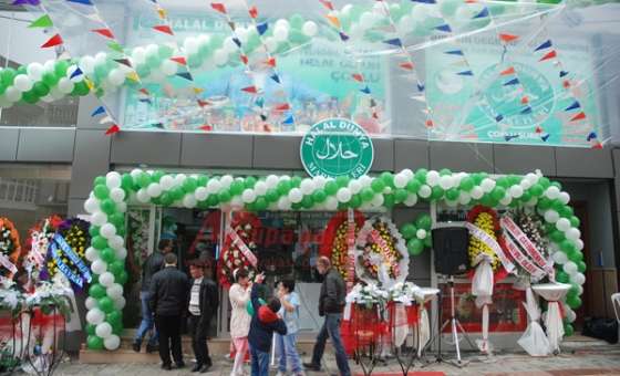 Çorlu'da Halal Market Açıldı