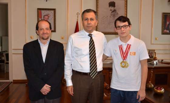 Özel Sporcu Ataberk Yücel, Tekirdağ Valisi Ali Yerlikaya'yi Ziyaret Etti