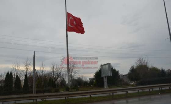 Çorlu'da Bayraklar Yarıya İndirildi