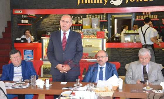 Metin Akgün'den Kahvaltılı Toplantı