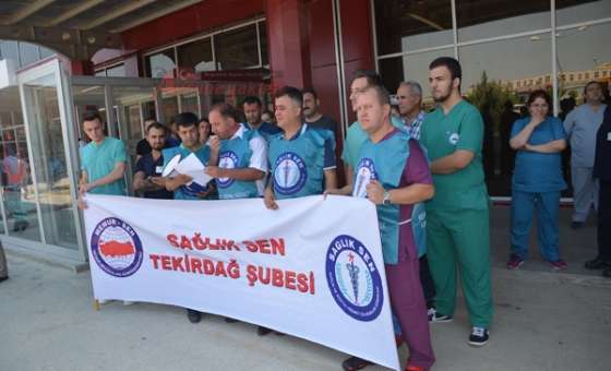 Sağlık Çalışanlarından Çorlu Devlet Hastanesi Önünde Açıklama
