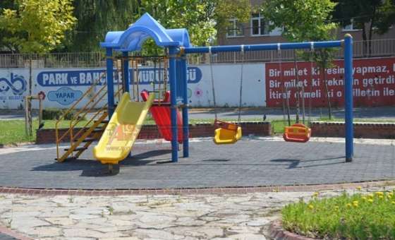 Sıcak Hava Çocuk Parklarını Boşalttı
