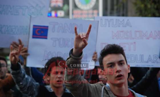 Çorlulu Ülkücülerden Türkmenlere Destek Yürüyüşü
