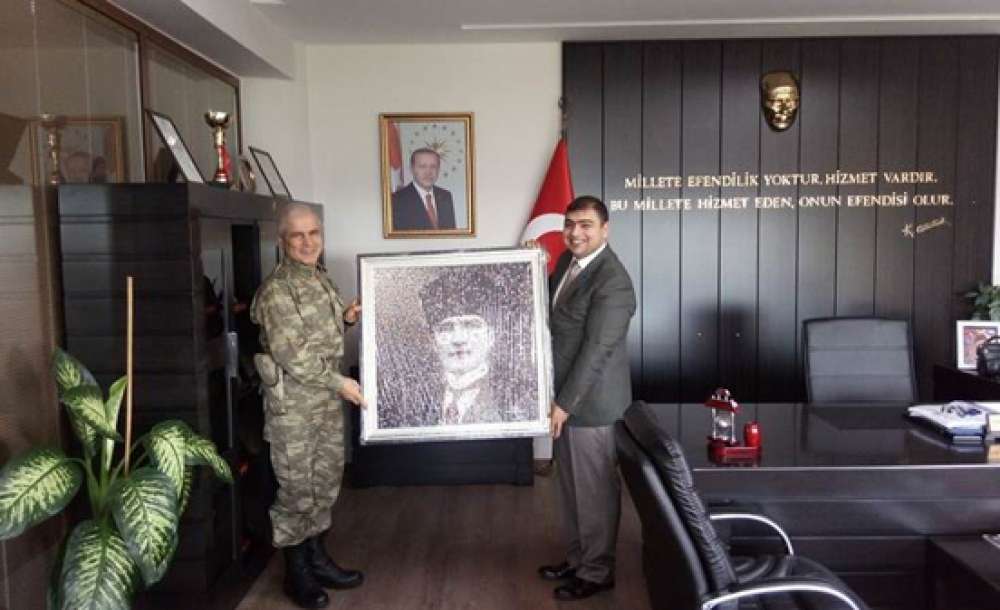 Ulaş'a Taşınan Zırhlı Birliklerin Komutanı Kaymakam Kızıltoprak'ı Ziyaret Etti
