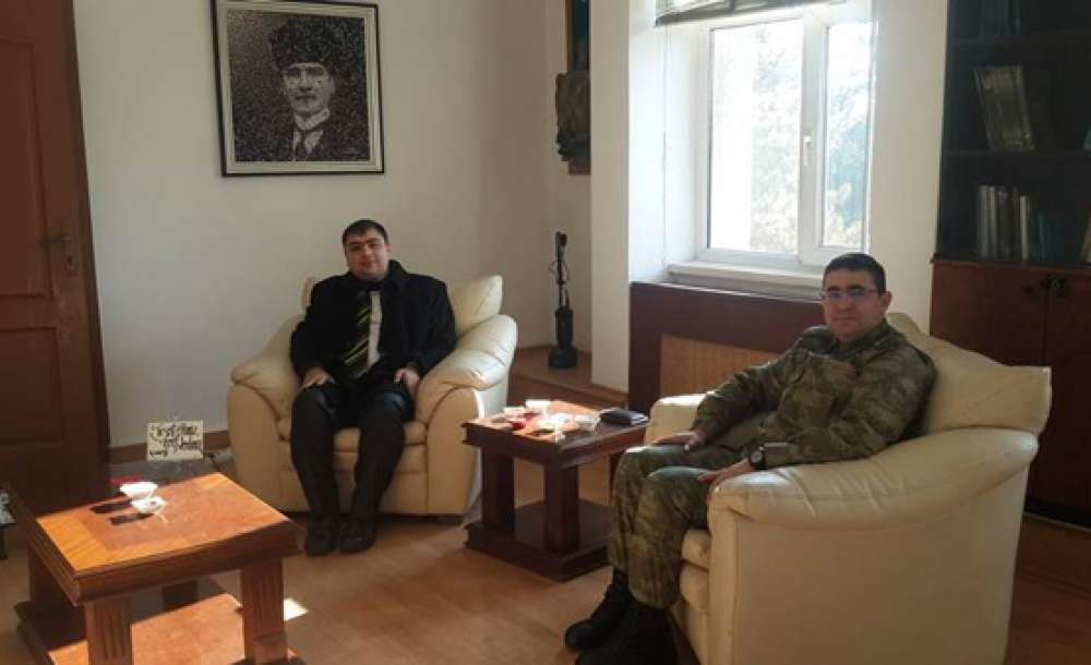 Kaymakam Kızıltoprak'tan Garnizon Komutanı Oral'a Ziyaret