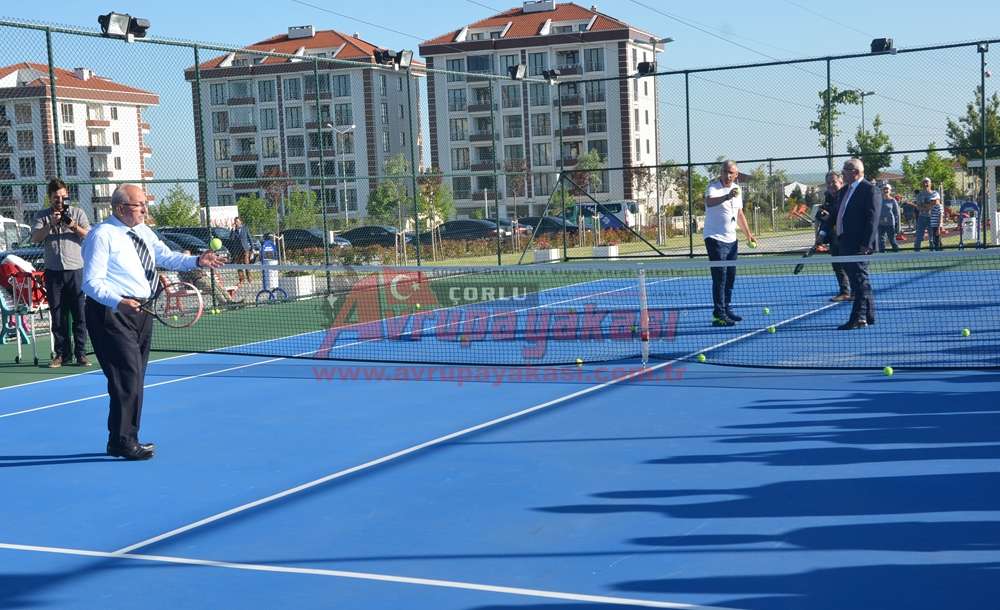 Tenis Kompleksi Ve Tenis Kafe Açıldı