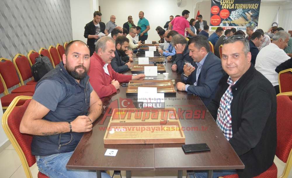 Çorlu'da Tavla Turnuvası Düzenlendi