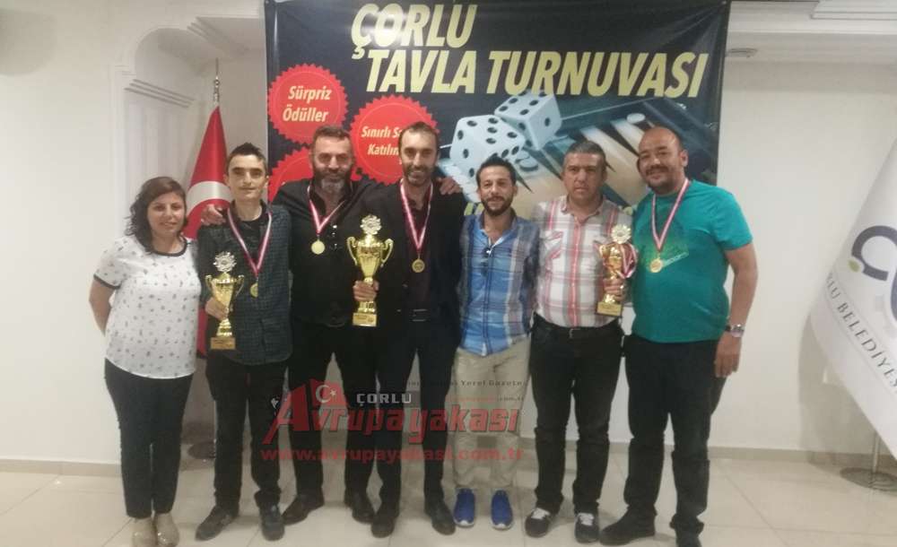 Çorlu'da Tavla Turnuvası Düzenlendi