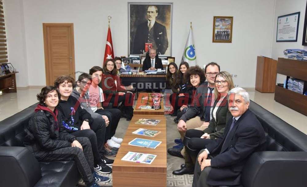 Çorlu Bahçeşehir Koleji Öğrencilerinden Başkan Albayrak'a Ziyaret