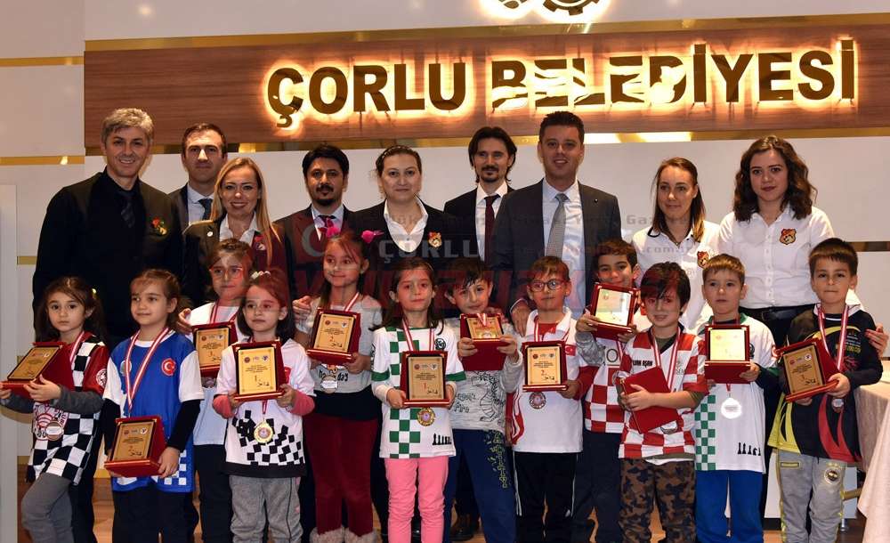 Satranç Turnuvası Çorlu'da Düzenlendi