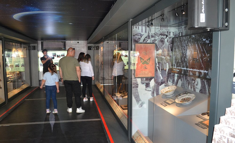 Gezici Çanakkale Mobil Müzesi Çorlu'da 