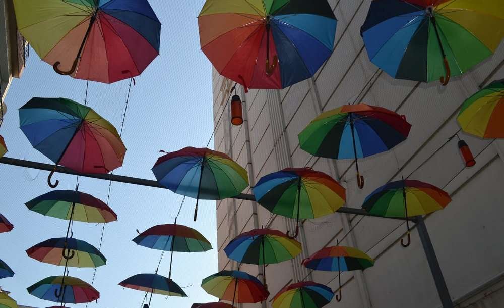 Şemsiyeli Sokak Bu Sene Şemsiyesiz Kaldı