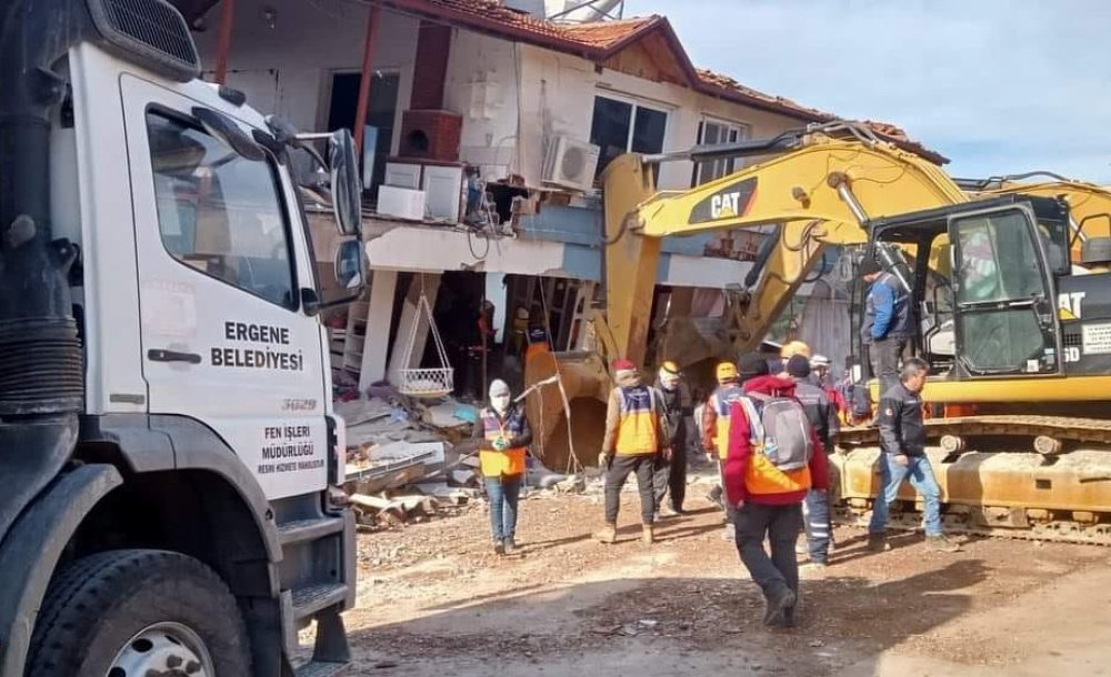 Ergene Belediyesi İş Makineleri Deprem Bölgesinde Çalışıyor