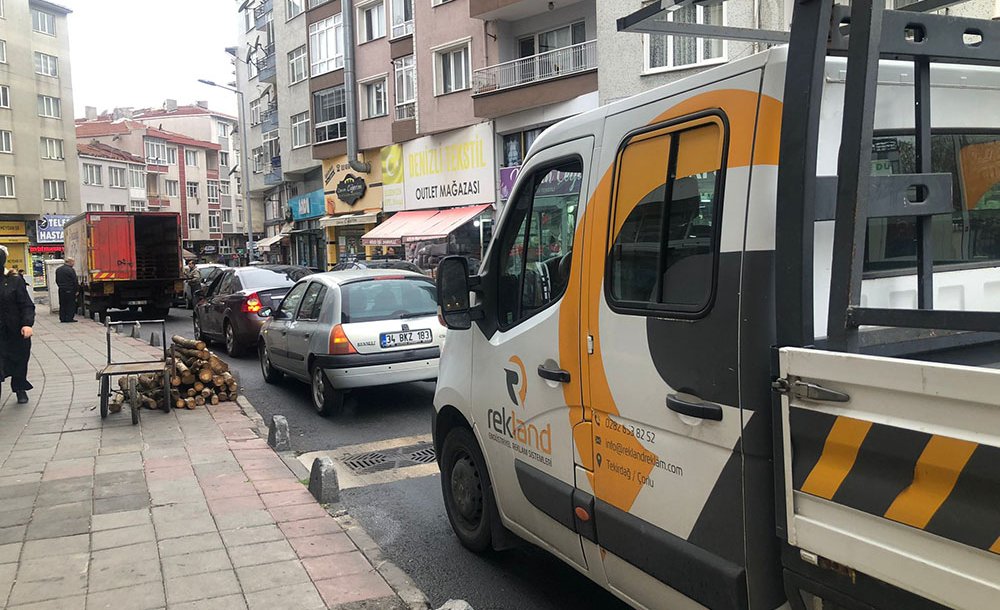 Yine Yük Boşaltma Yine Trafik