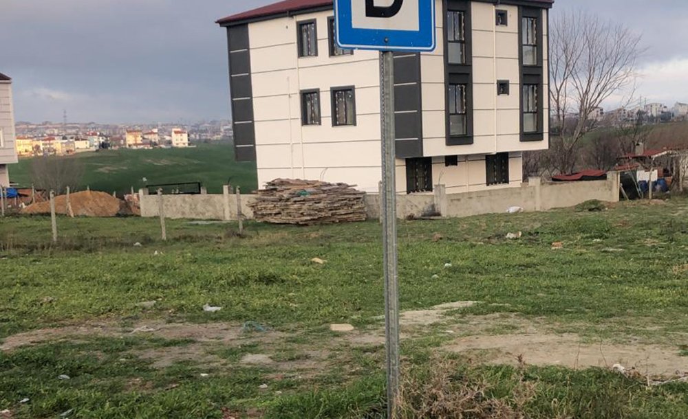 Mahalleli̇ni̇n Çi̇lesi̇ Bi̇tmi̇yor