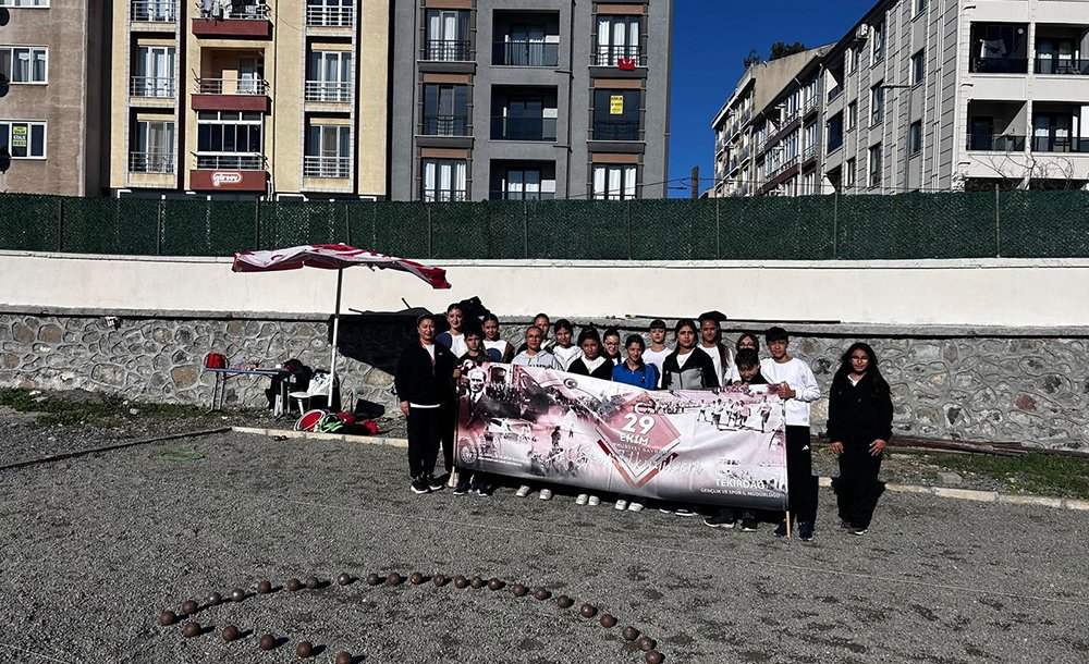 29 Eki̇m İçi̇n Çeşi̇tli̇ Sporti̇f Etki̇nli̇kler Düzenlendi̇ 