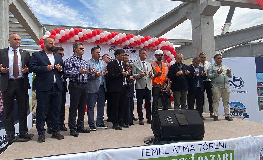 3. Kapali Pazar Yeri̇ni̇n Temeli̇ Atildi 