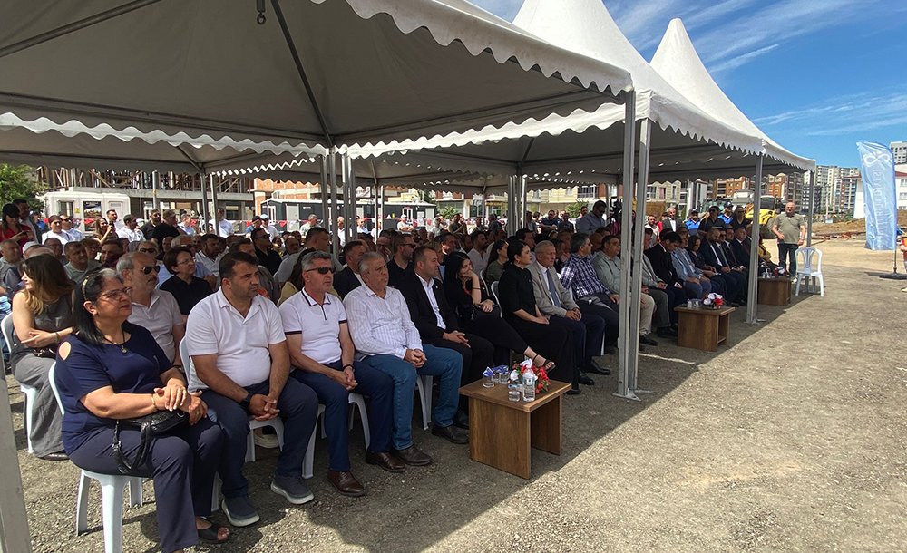 3. Kapali Pazar Yeri̇ni̇n Temeli̇ Atildi 