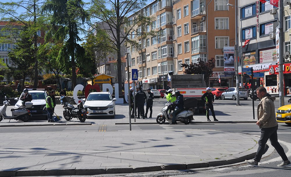 5600 Motosi̇klet Sürücüsüne Ceza Kesi̇ldi̇ 