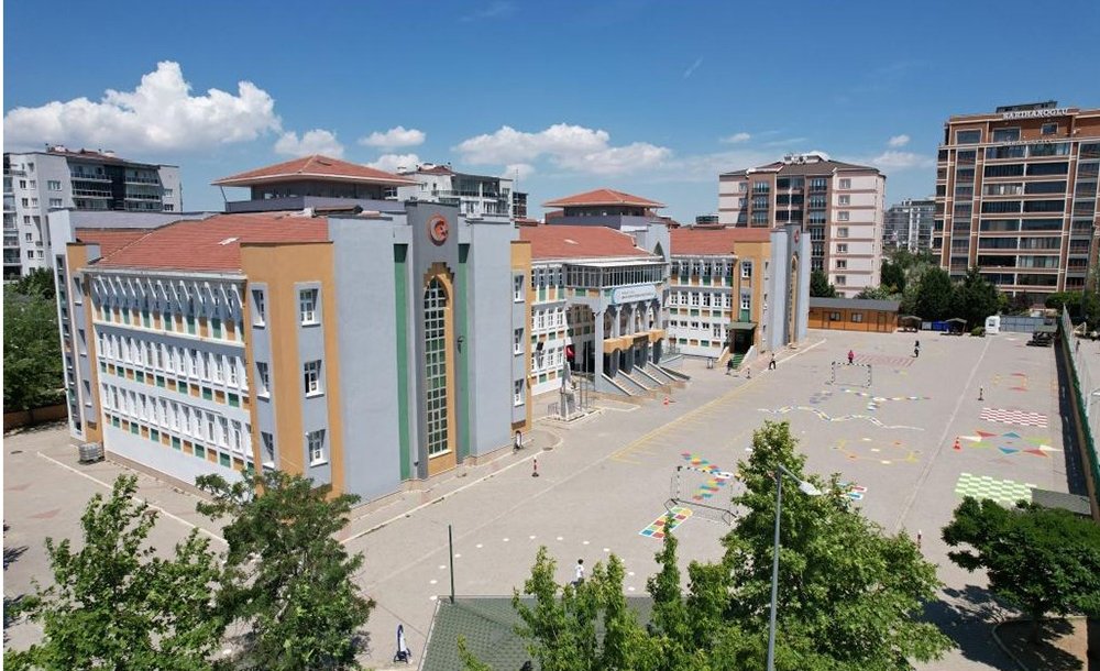 9 Okuldan 3'Ü Yeni̇ Döneme Yeti̇şmedi̇ 