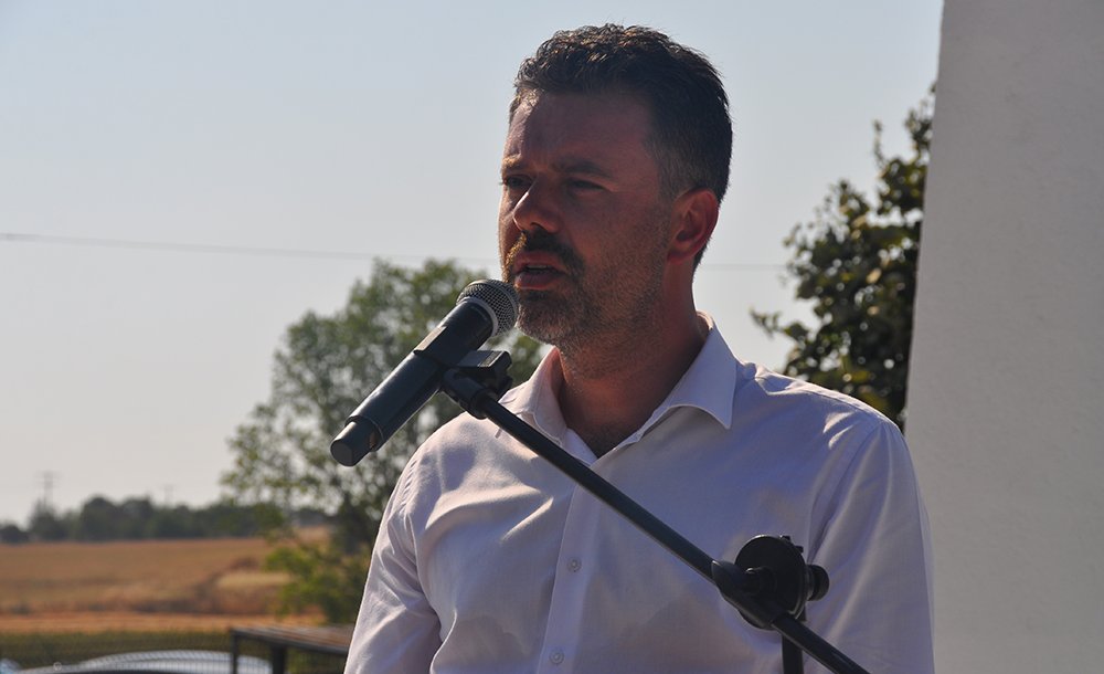 Acı İlk Gün Ki Gibi Taze 