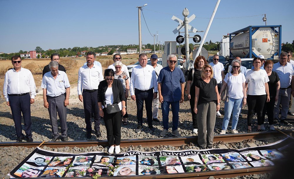 Acı İlk Gün Ki Gibi Taze 