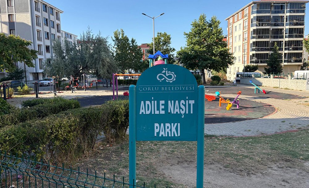 Adile Naşit Parkı'nda Zarar Verildi