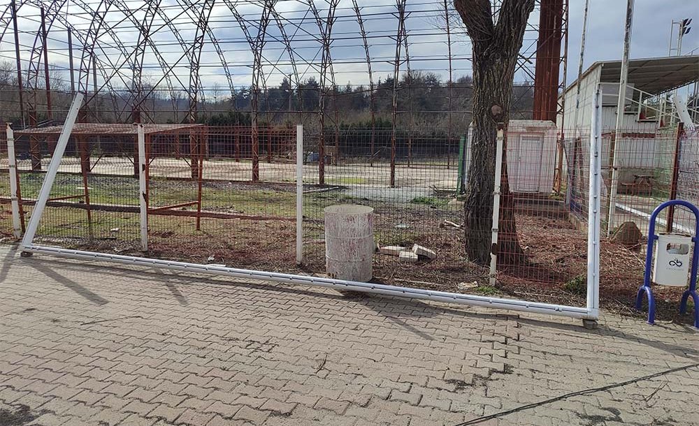 Ahmet Taner Kişlali Spor Tesi̇si̇ Yeni̇lendi̇ 