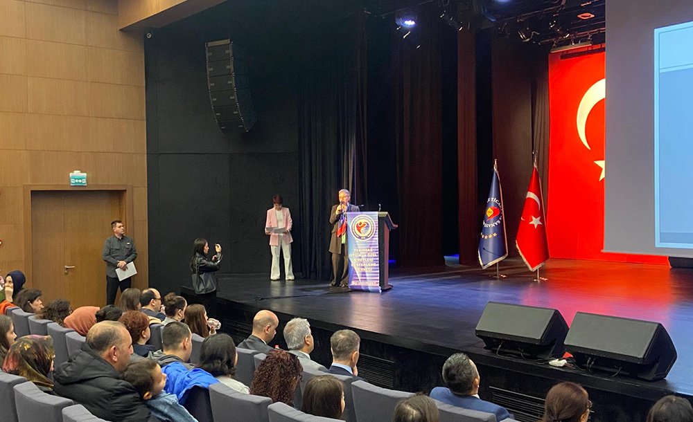 Aileler İçin Konferans Düzenlendi 