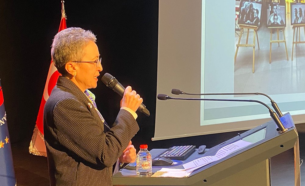 Aileler İçin Konferans Düzenlendi