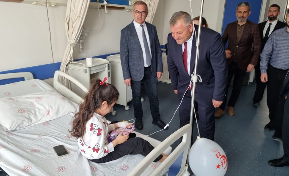 Ak Parti'den Hastaneye Anlamlı Ziyaret 