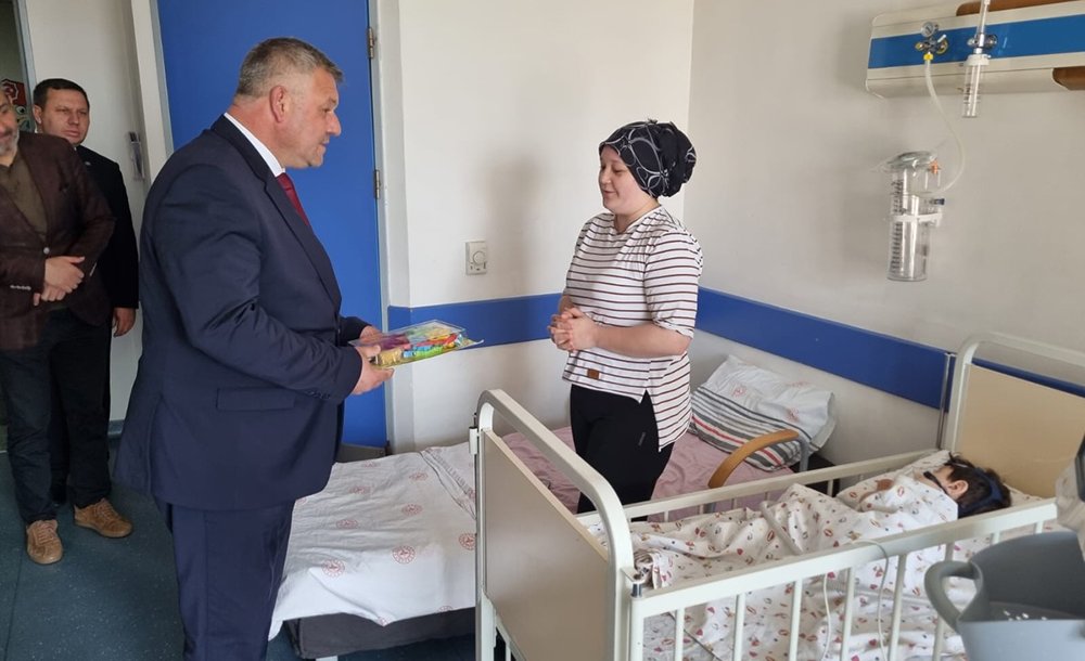 Ak Parti'den Hastaneye Anlamlı Ziyaret 