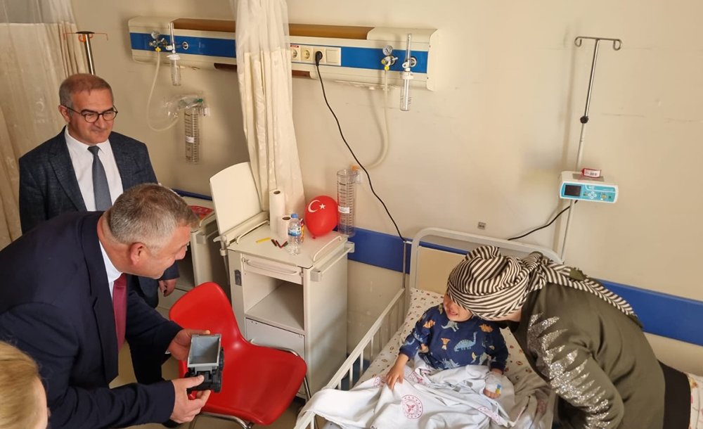 Ak Parti'den Hastaneye Anlamlı Ziyaret 