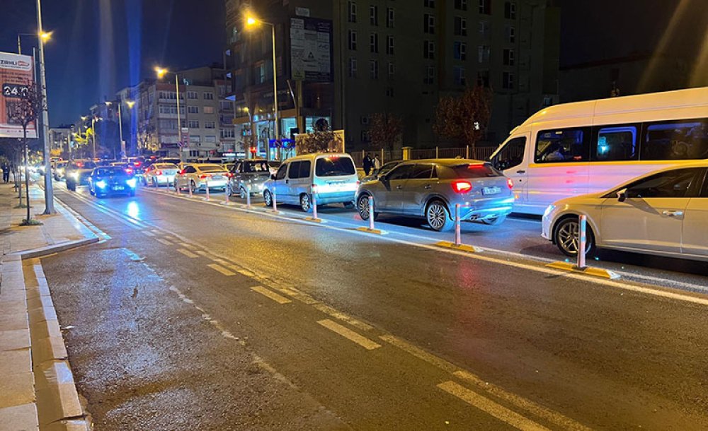 Akşam Trafiği Çileye Dönüşüyor