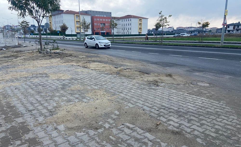 Alt Yapı Kurumları Kazıp Bırakıyor 