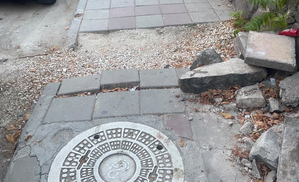 Altyapı Kurumları Kazıyor, Yollar Öylece Kalıyor