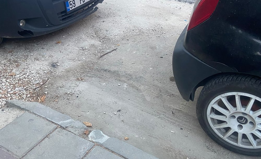 Altyapı Kurumları Kazıyor, Yollar Öylece Kalıyor