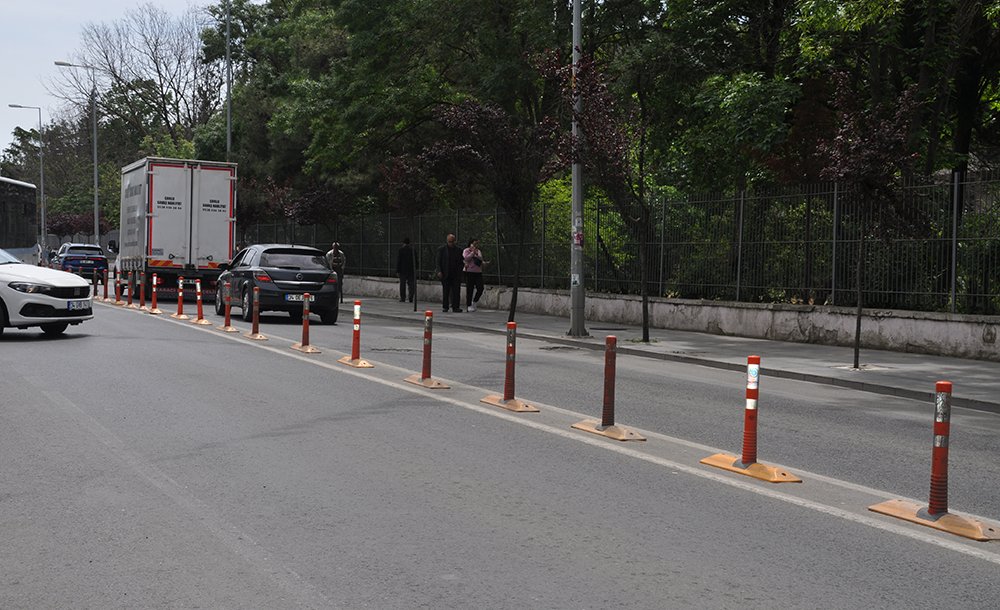 Ana Caddede Geçişler Yine Kapatıldı