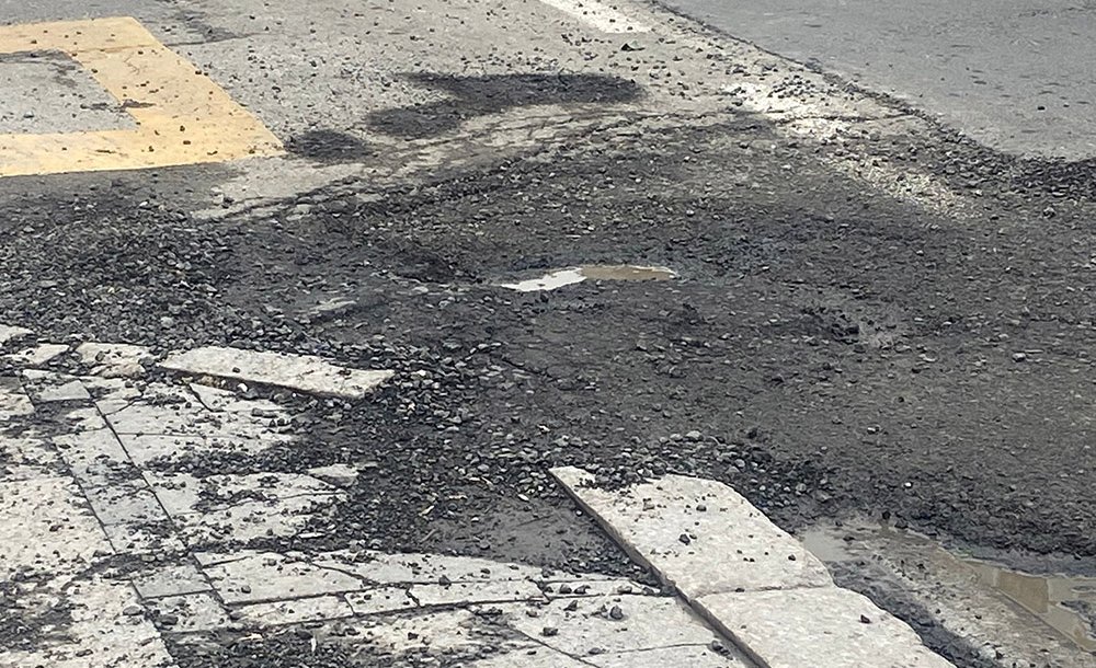 Ana Caddeleri̇nde Bi̇le Çukur Var!