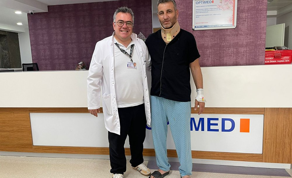 Ankilozan Spondilitli Hastaya Başarılı Omurga Ameliyatı