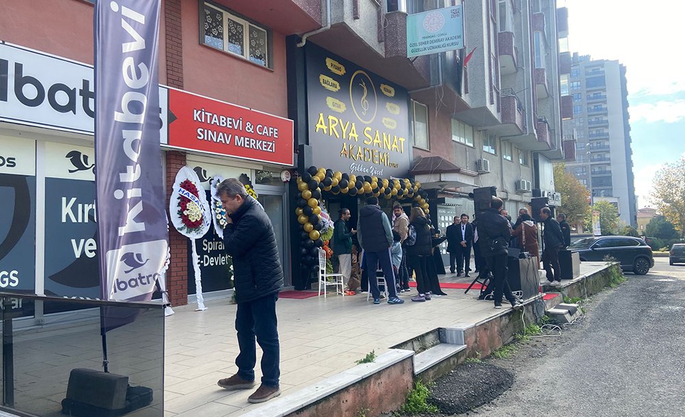 Arya Sanat Akademisi Açıldı 