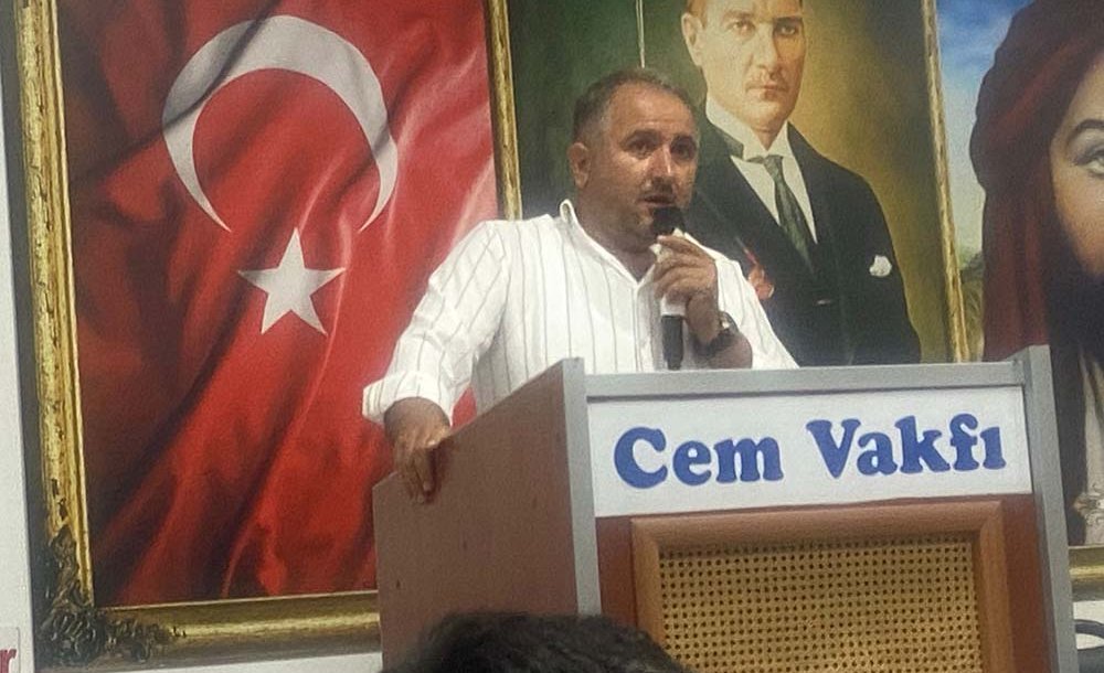 Aşure Programına Yüzlerce Kişi Katıldı 