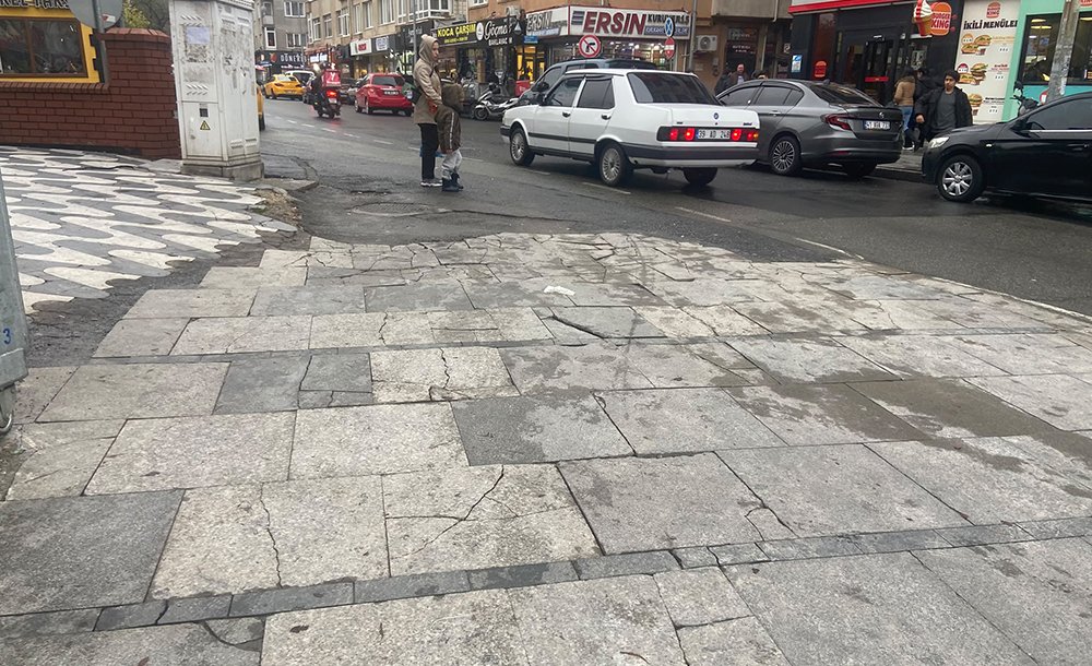 Atatürk Meydanı Neden Yenilenmiyor?