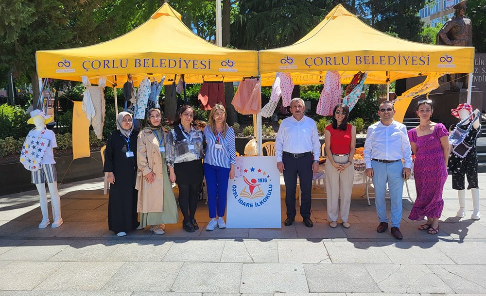 Atatürk Meydanı'na Stant Açıldı
