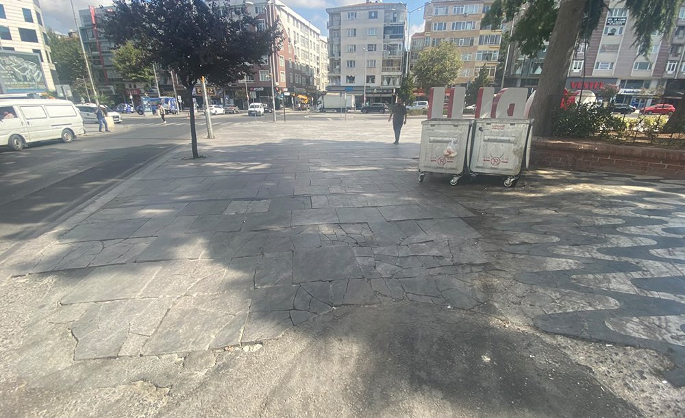 Atatürk Meydanı'nı Yapmak Bu Kadar Zor Mu?