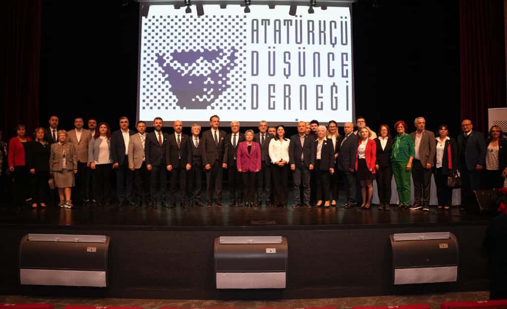 Atatürk'ün Yolunda Demokrasi Konferansı Gerçekleşti 