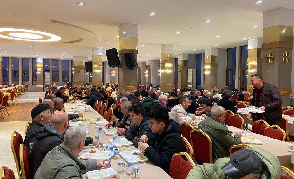 Avcilar Derneği̇ İftar Düzenledi̇ 